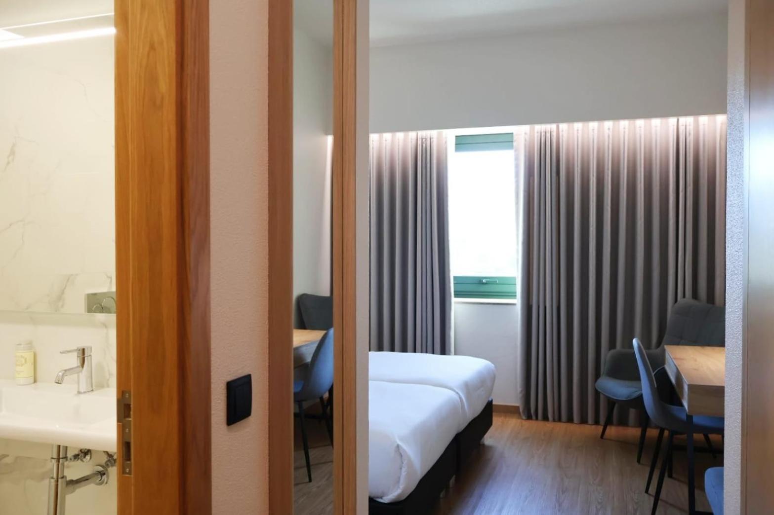 Hotel Santhyago Trofa Exteriör bild